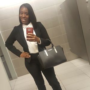 Meet your Posher, Farrah